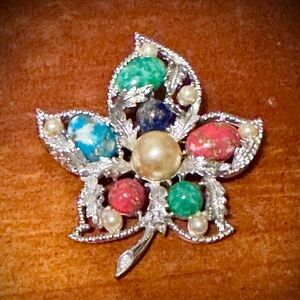 Beautiful Brooch Pin Silver Tone with Multicolor Stones and Pearls